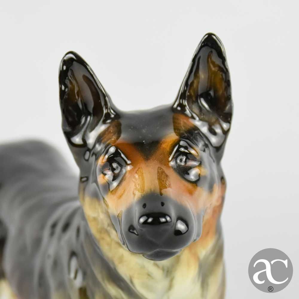 Figura de “Pastor Alemão”, porcelana Goebel, CH618 – 1968