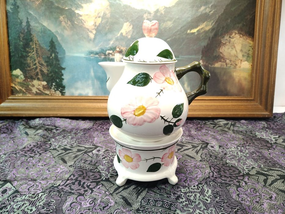 Dzbanek z podgrzewaczem Villeroy & Boch. Wild Rose.