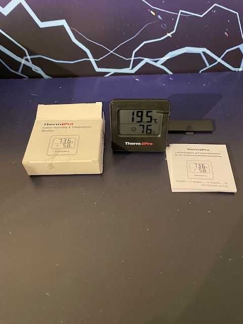 Higrometr. Elektroniczny termometr z funkcja mierzenia wilgotności