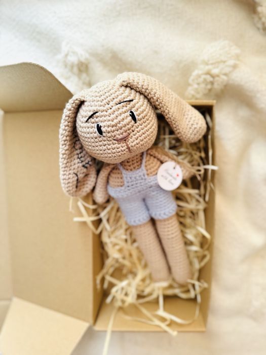 Maskotka zrobiona na szydełku handmade