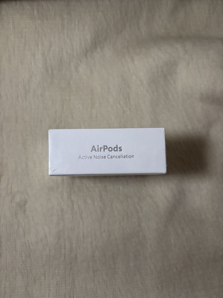 Airpods 4 novo, com cancelamento de ruido