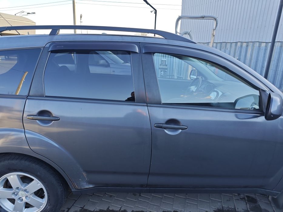 Митсубиси аутлендер