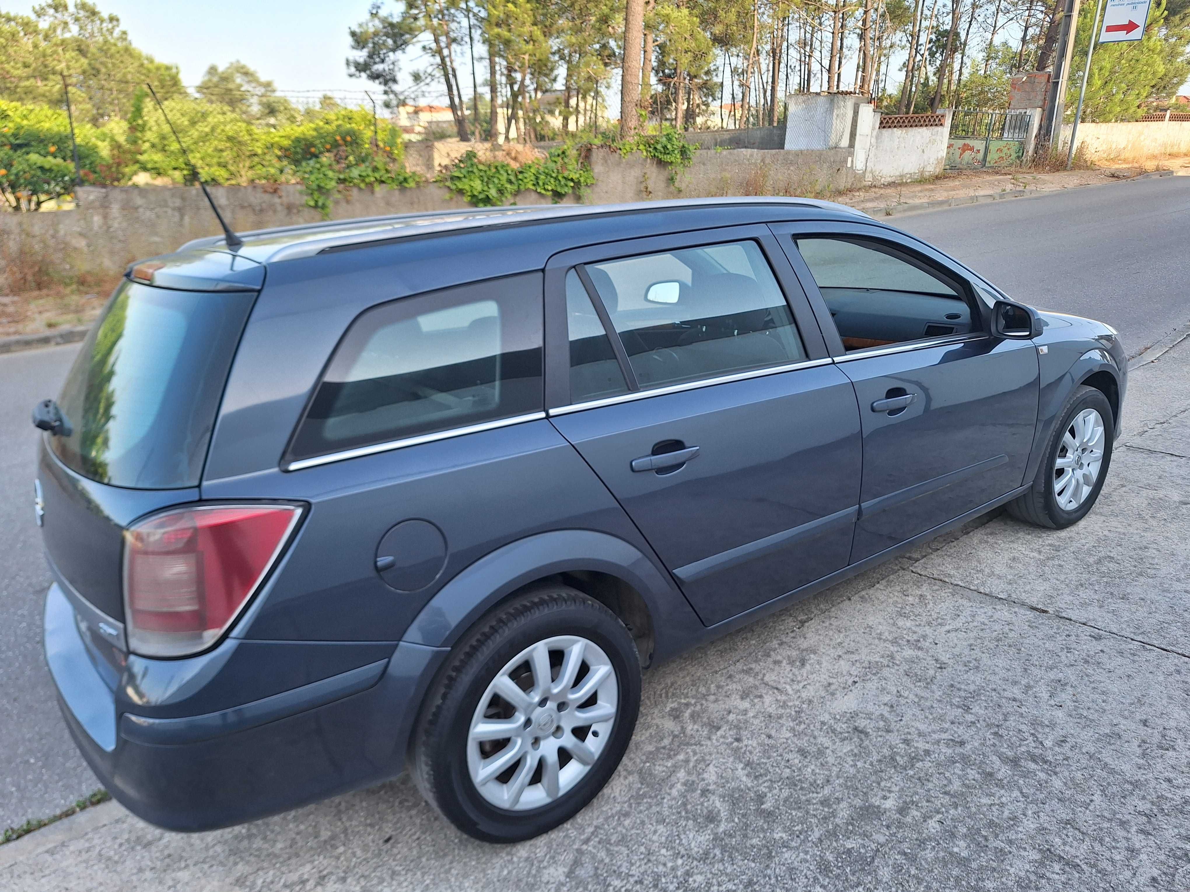 Opel Astra Station Wagon 1.3 CDTi ecoFLEX - 02/2006 - Muito ECONÓMICA