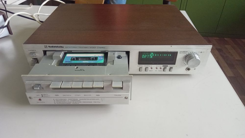 Продаю магнитофон приставку Radiotehnika M 201