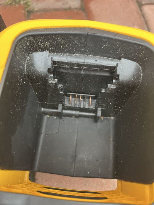 Акумуляторна ланцюгова пила DEWALT DCCS670B (DCM575N) Flexvolt 60v