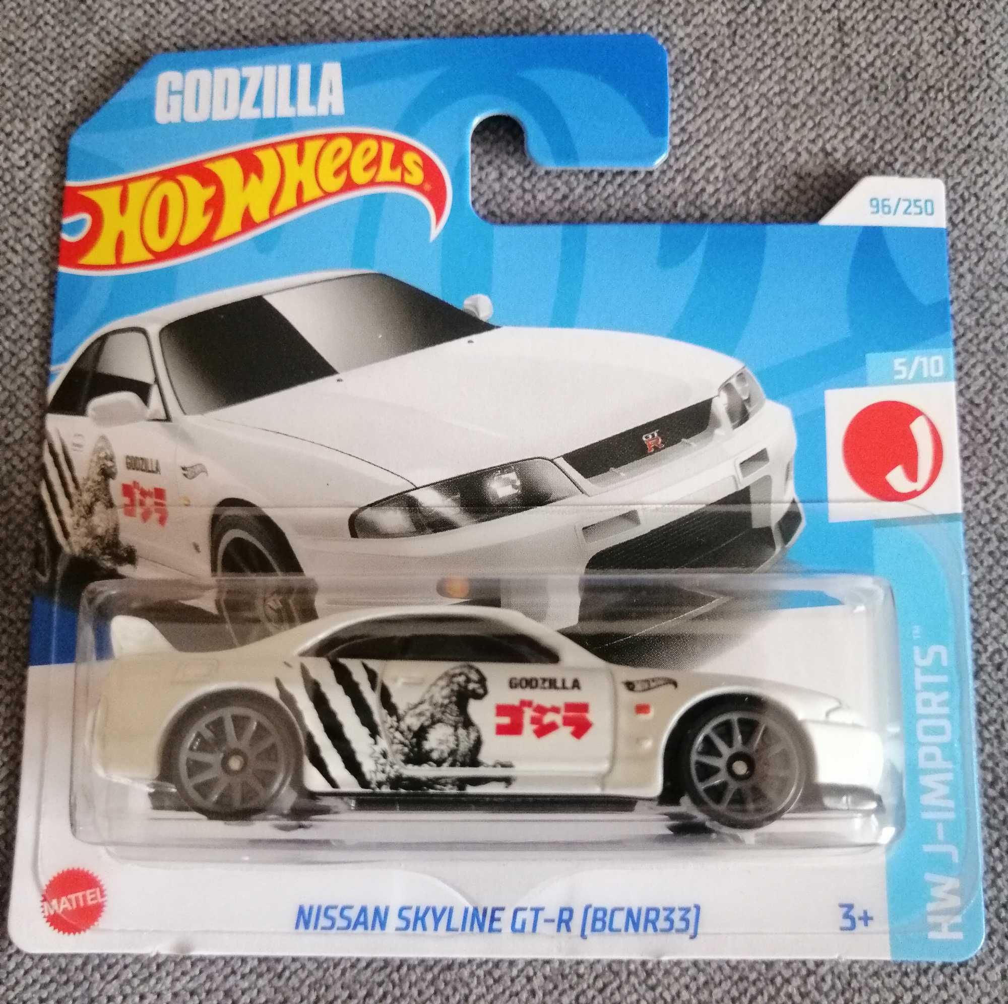 Hot wheels nissan skyline gt r