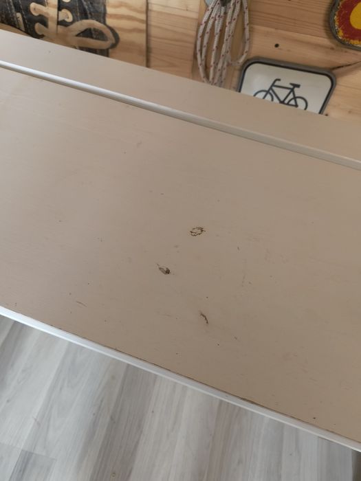 Stolik, półki Ikea.