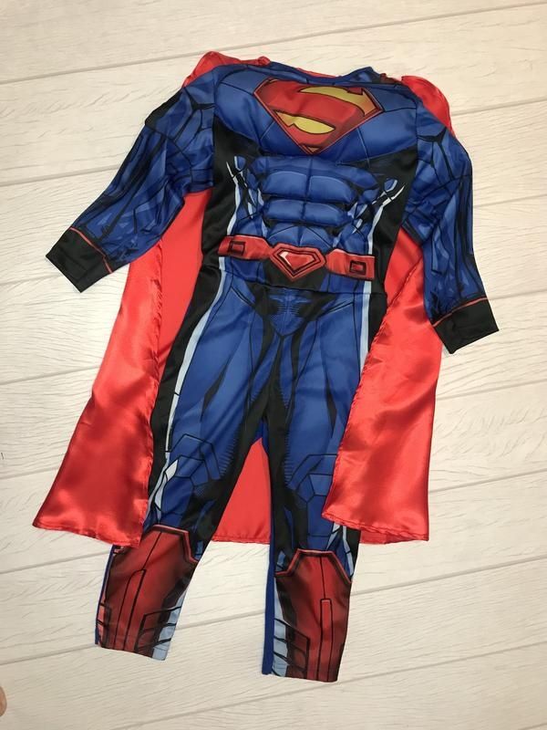 дар костюм супергероя