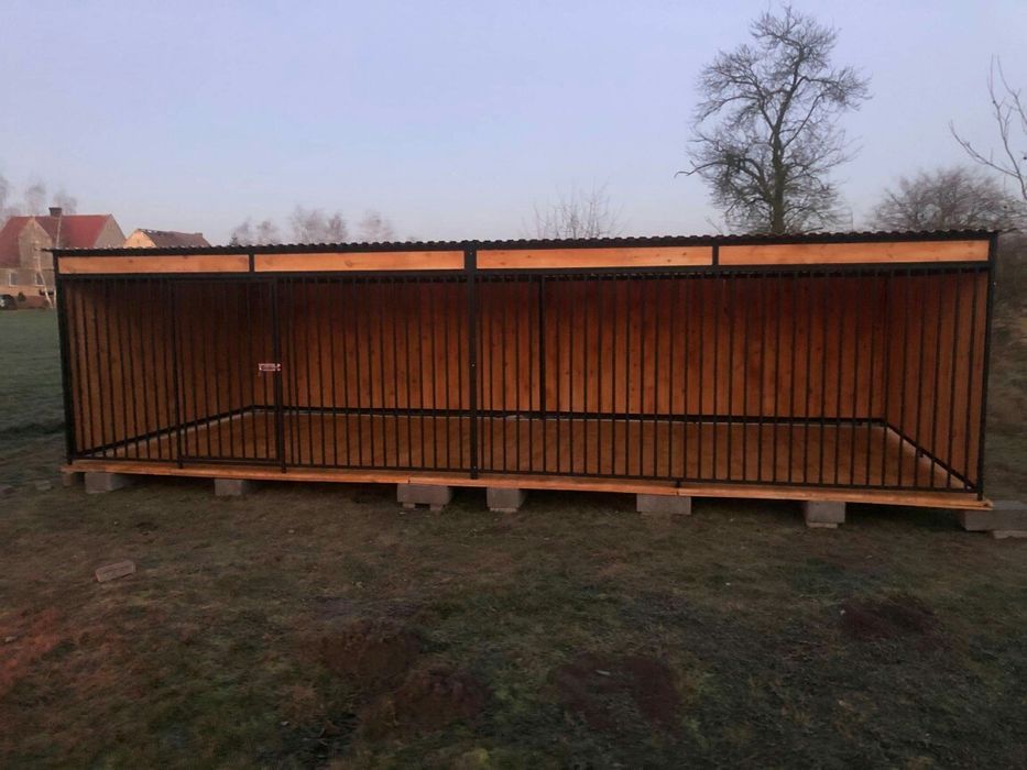 Mocny stalowy kojec boks klatka zagroda dla psa. Buda.