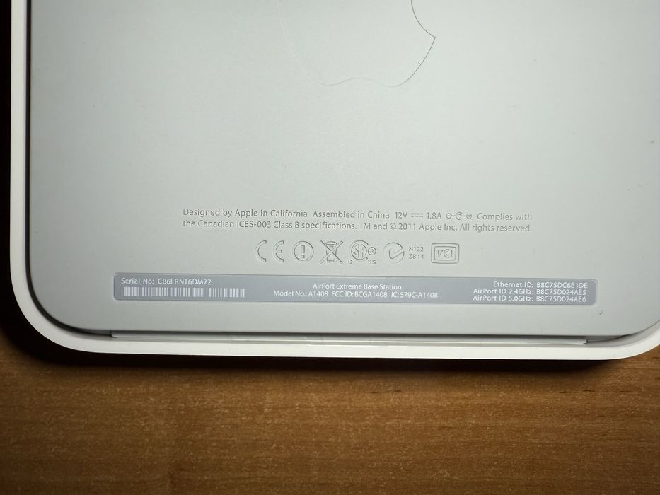 Wi-Fi маршрутизатор Apple AirPort Extreme Base Station A1408 MD031LL/A