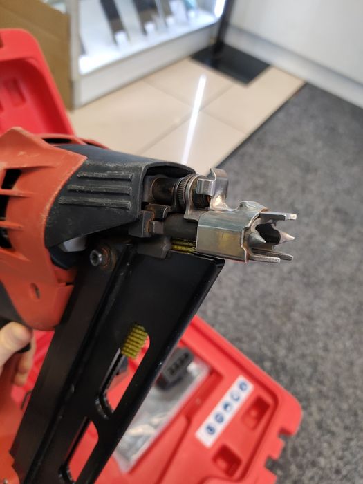 W2//Hilti/ WX 90-WF Gwoździarka Pneumatyczna/ Szczecin