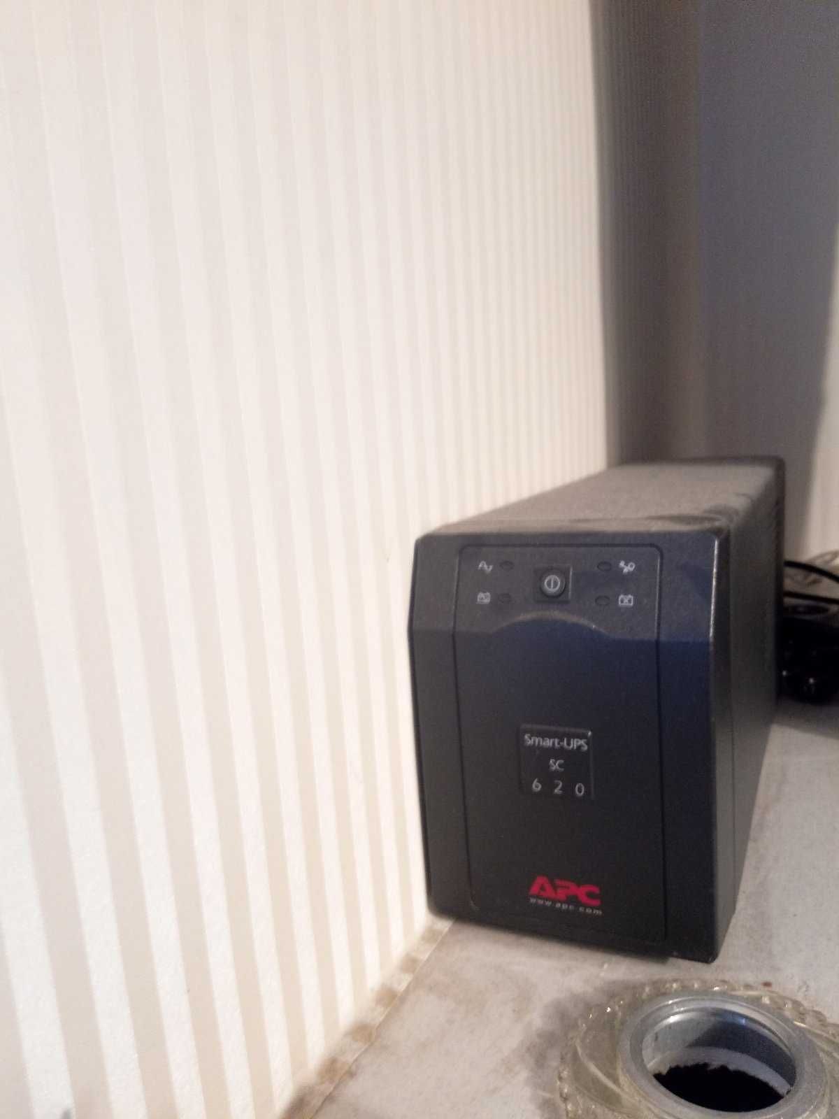 Пристрій безперебійного живлення SMART-UPS SC 620VA APC (SC620I)