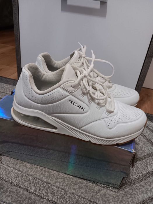 Adidasy damskie białe marki Skechers
