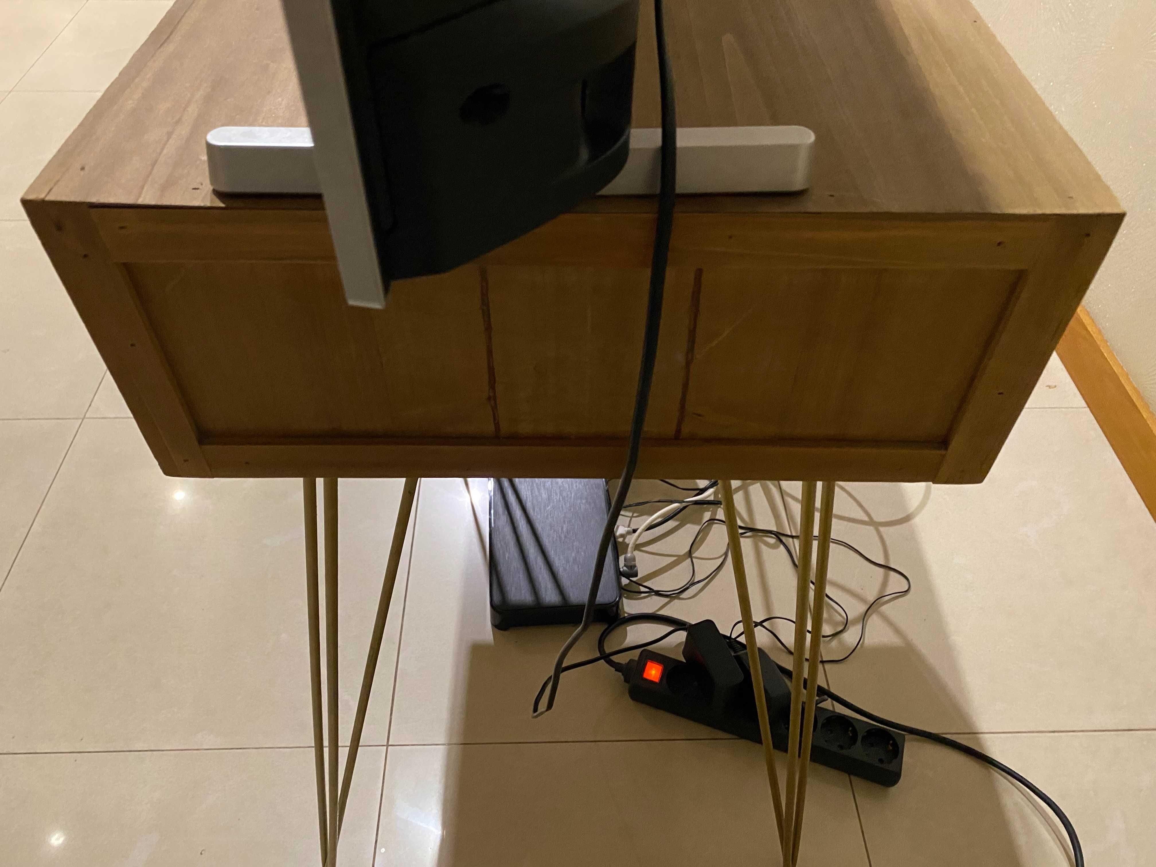 1 sofá + 2 poltronas + 1 mesa jantar (c/5 cadeiras) + móvel