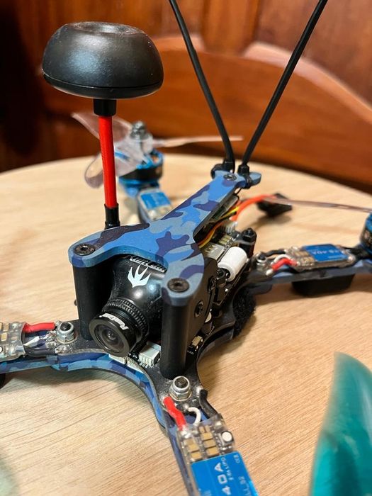 Dron FPV Eachine Wizard TS215