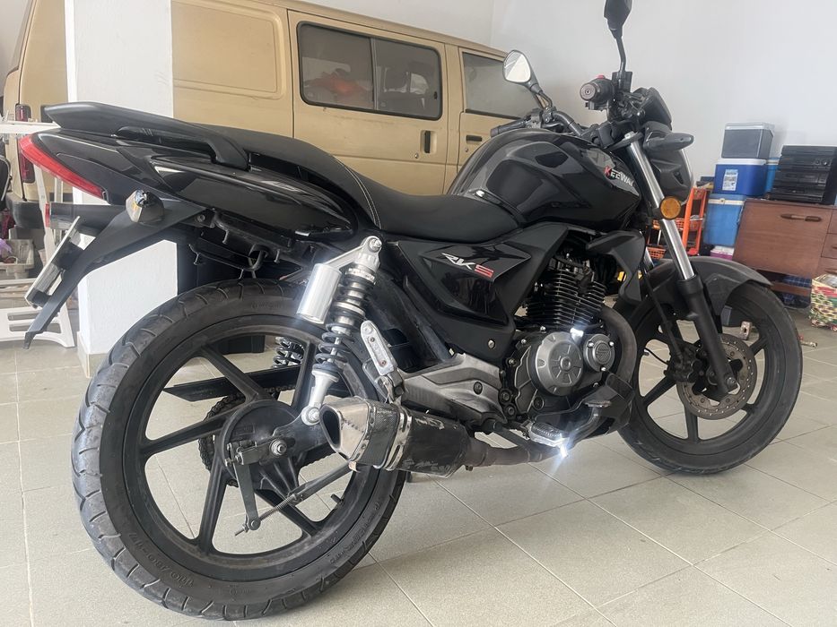 Vento moto 125 keeway em muito bom estado , pneus novos