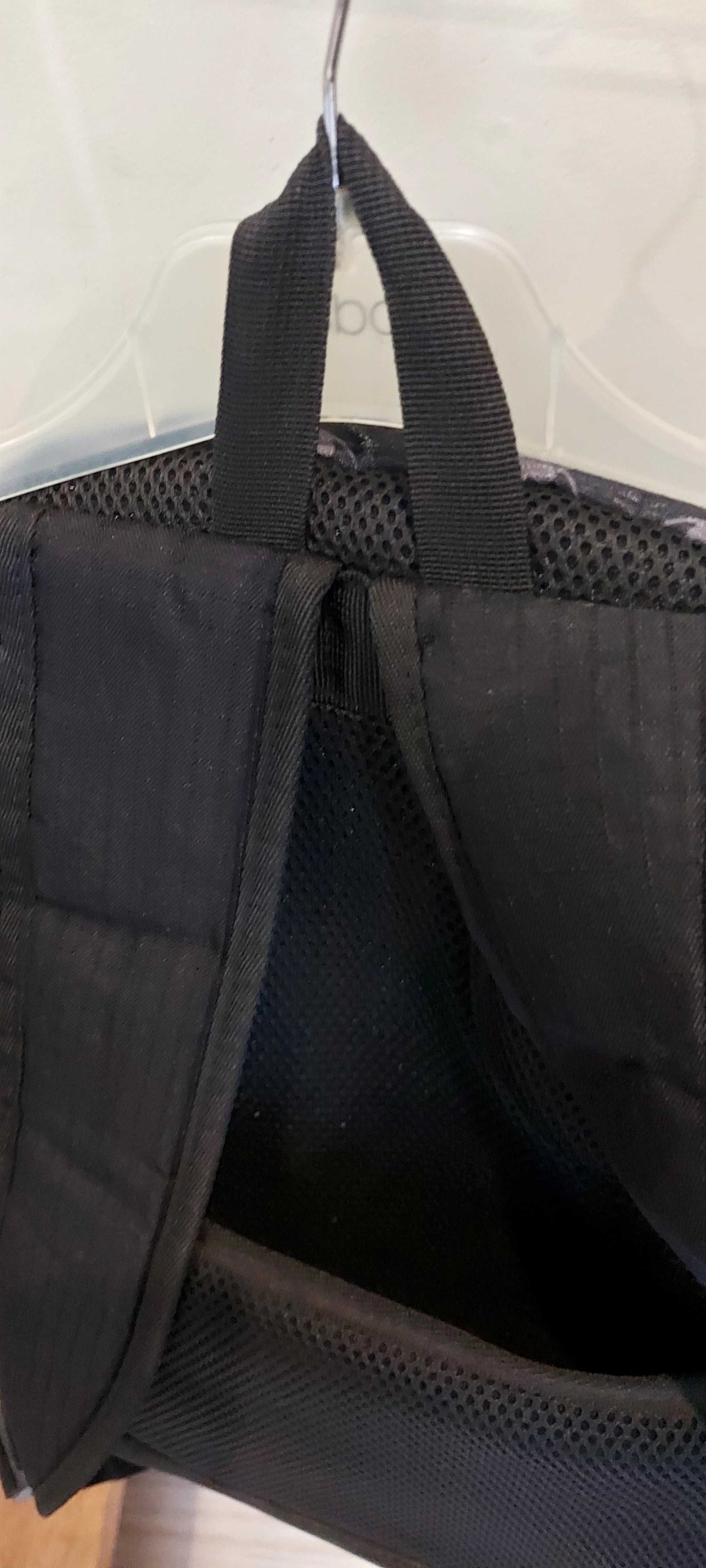 Mochila escolar preta do Batman