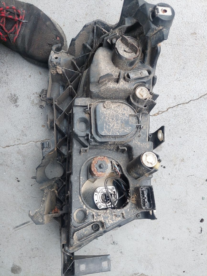 lampa lewa przod przednia bmw e90 e91