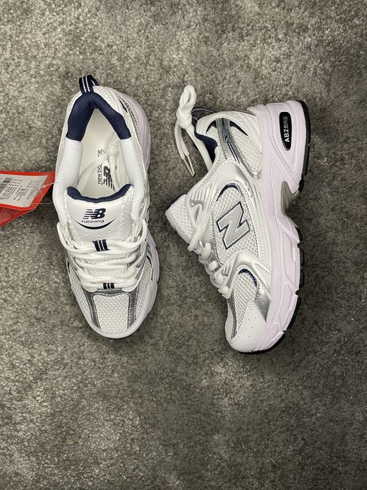 New balance 530 -Tamanhos 37, 38, 39 e 40 disponíveis.