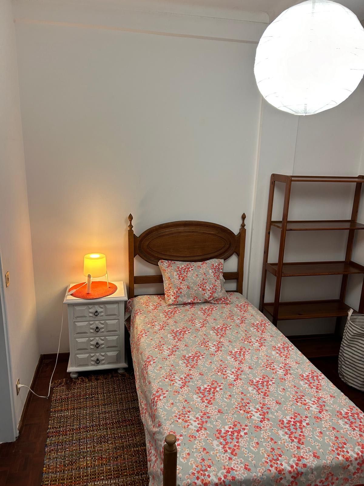 Quarto a estudante bairro dos Capuchos