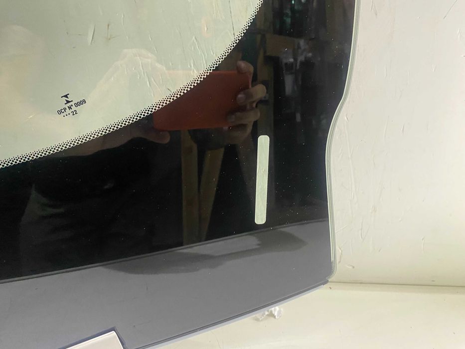 JAGUAR F-PACE 2016- лобове скло