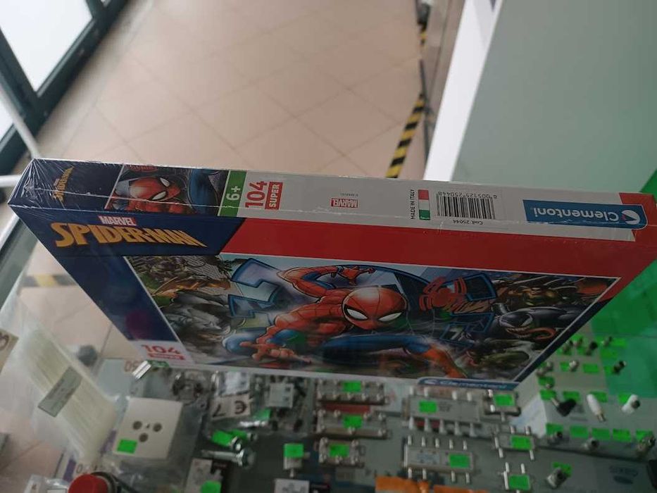 Puzzle Clementoni Spider-Man Pokember Super 48,5x33,5cm 104 peças