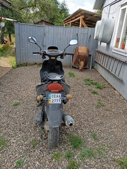 Продається скутер в гарному стані на документах  всі питання по тел.