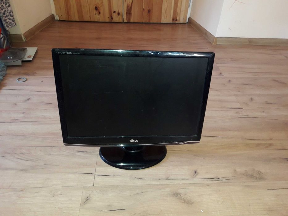 Monitory 15sztuk