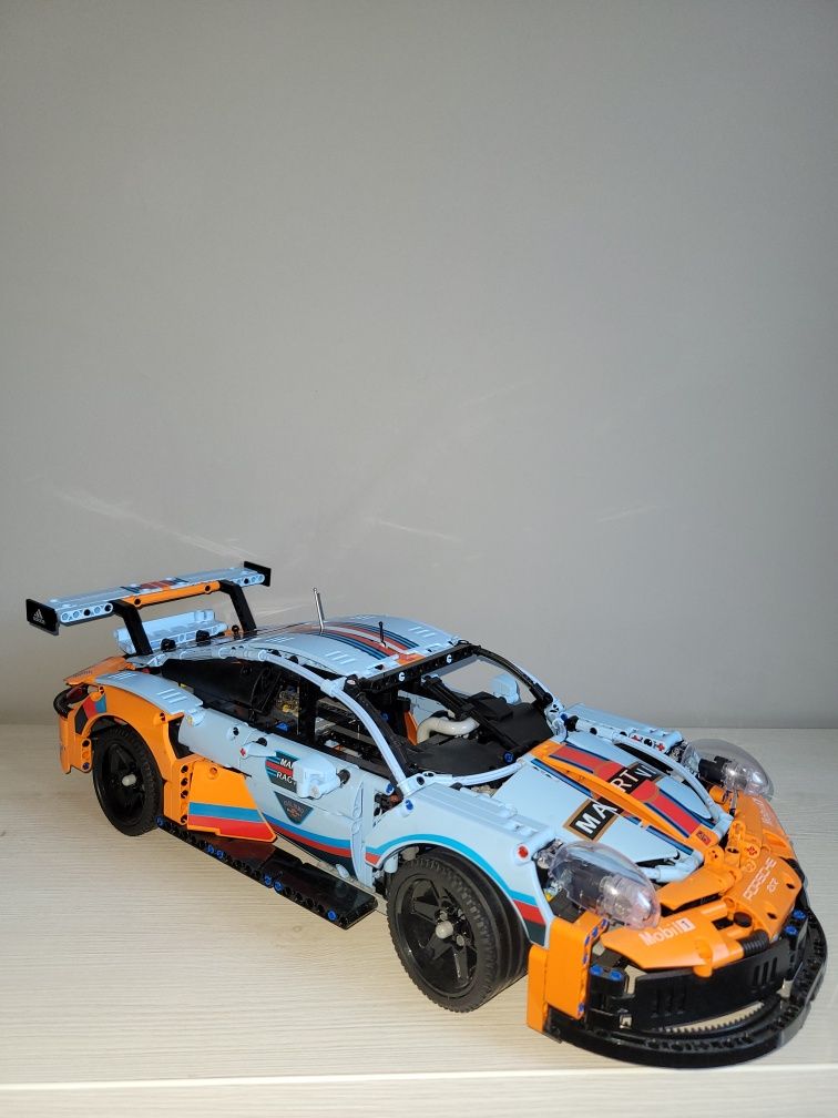 LEGO Porsche 911 RSR Martini Racing, Adidas, Michelin 1580 elementów
