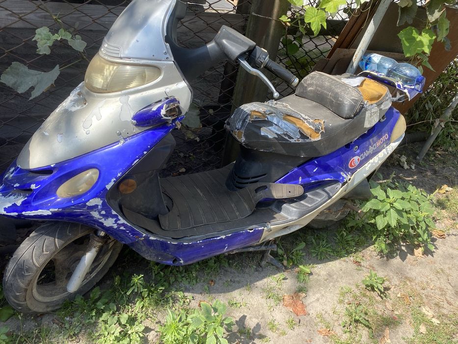 Продам скутер китаєць по кускам