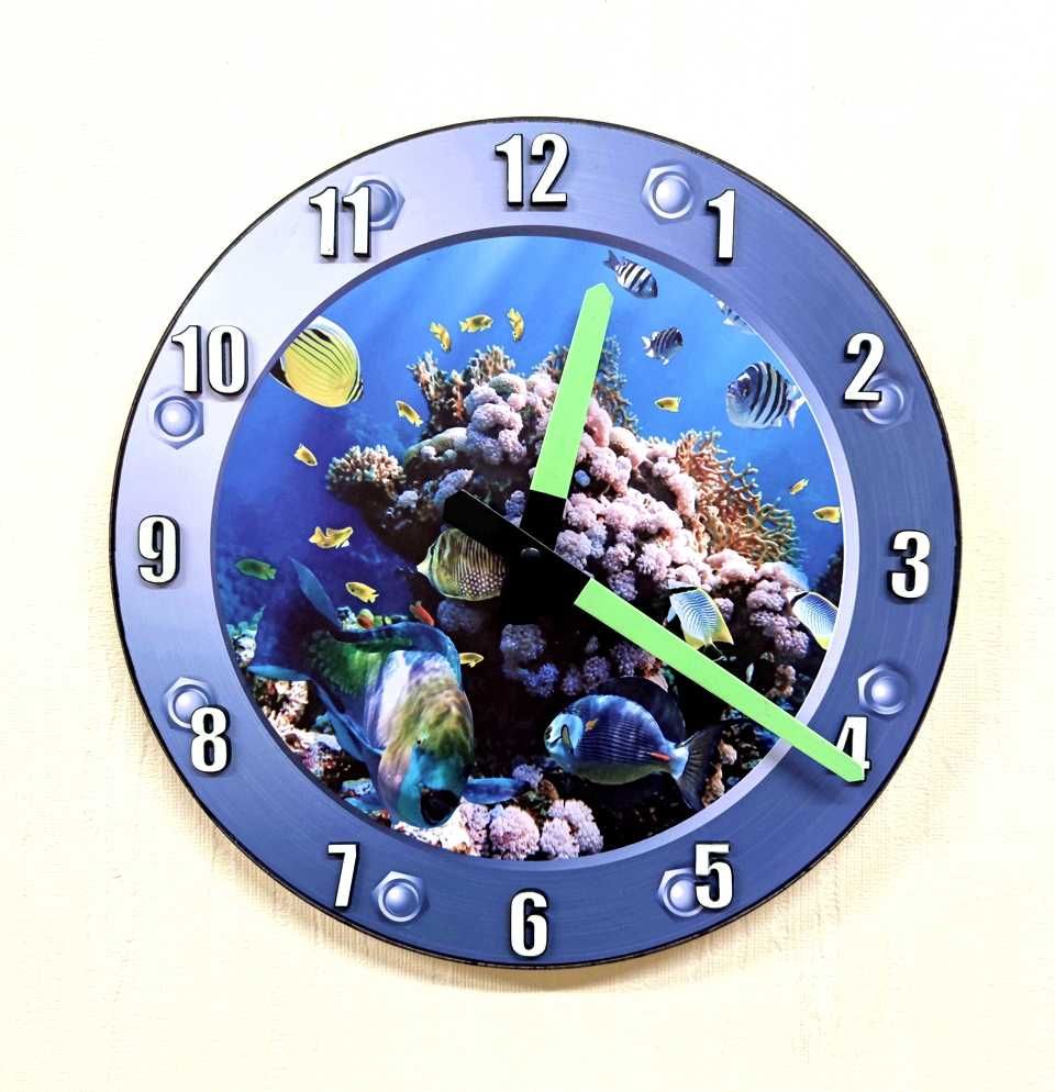 Часы настенные "Подводная лодка" со светящимися цифрами и стрелками