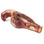 Przysmak dla psa naturalny  kości z szynki serrano ze szpikulcem 220g