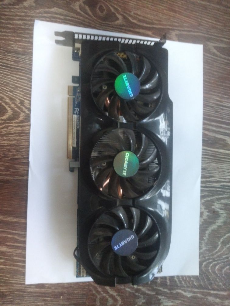 Продам видеокарту Gigabyte GeForce GTX 760
