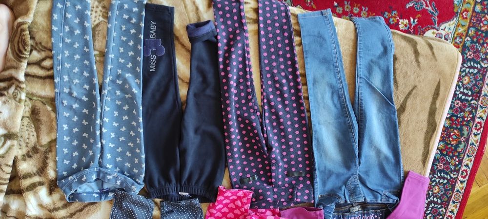 Джинсовий комбінезон, спортивні штани, лосіни, джинси, костюм