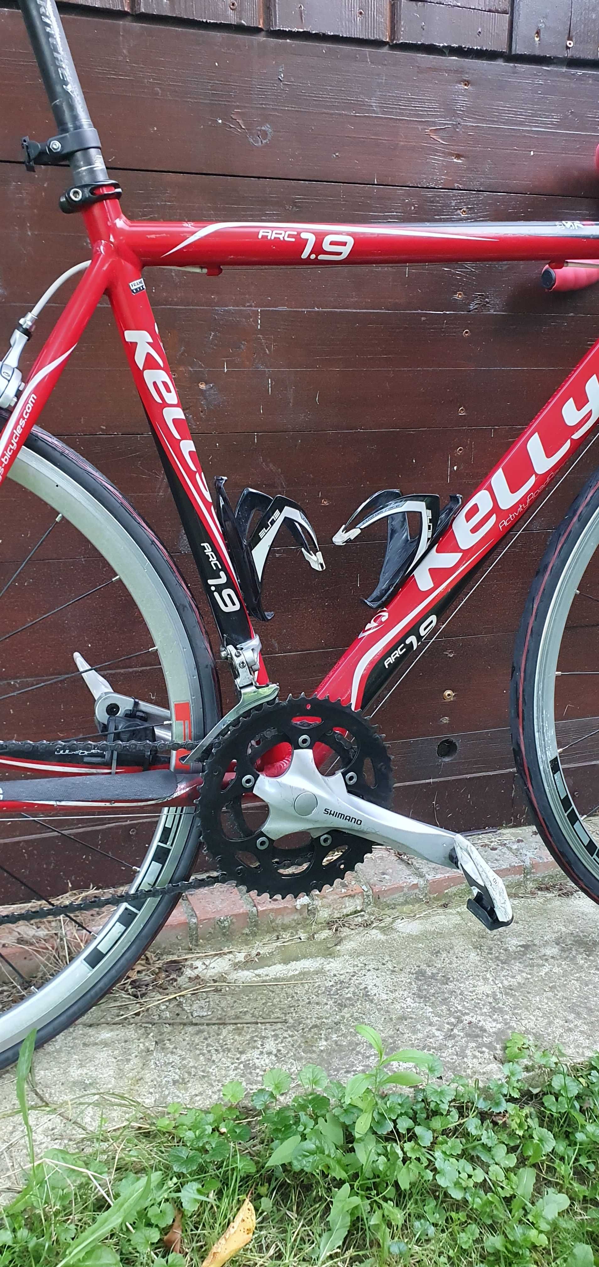 Rower szosowy KELLYS ARC 1.9 M duży pakiet wyposażenia