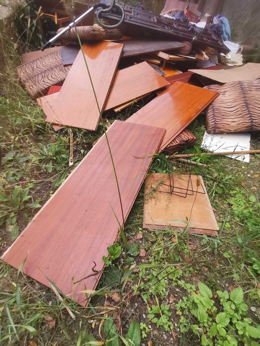 Wynoszenie mebli sprzątanie garaży Utylizacja papy Sprzątanie działek