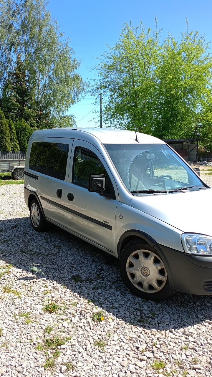 Opel combo  2004