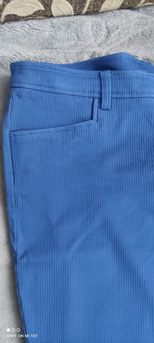 Spodnie 3/4 w kolorze niebieskim