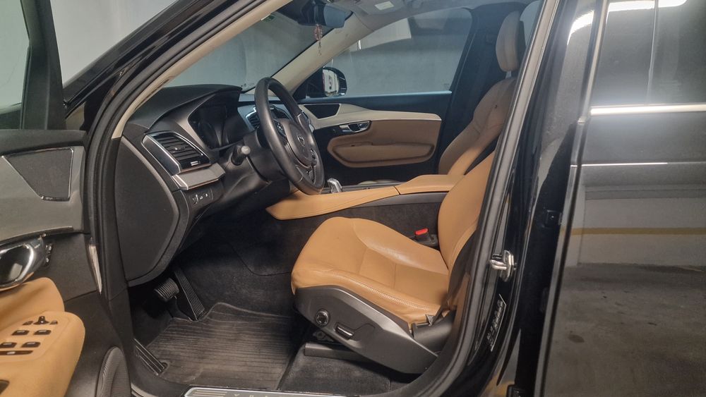 Volvo XC90 T8 Plug-in Hybrid