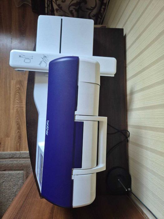 Вишивальна машина Brother Innov-is NV850E