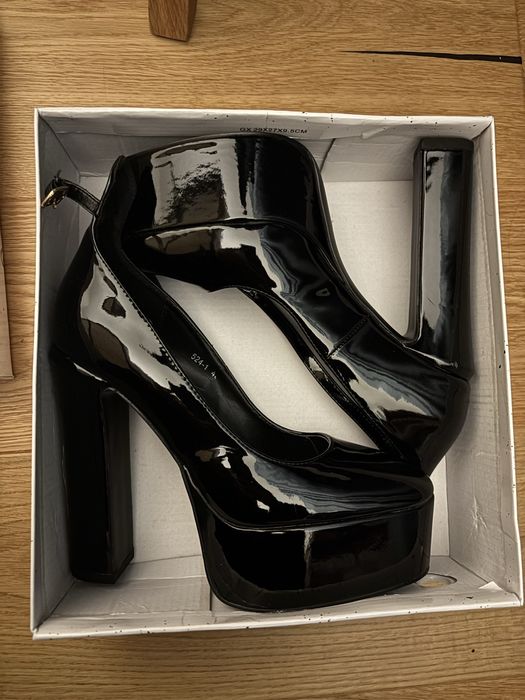 Czarne platformy, rozmiar 40