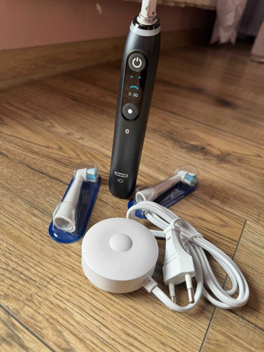 Szczoteczka soniczna Oral-b IO8 czarna