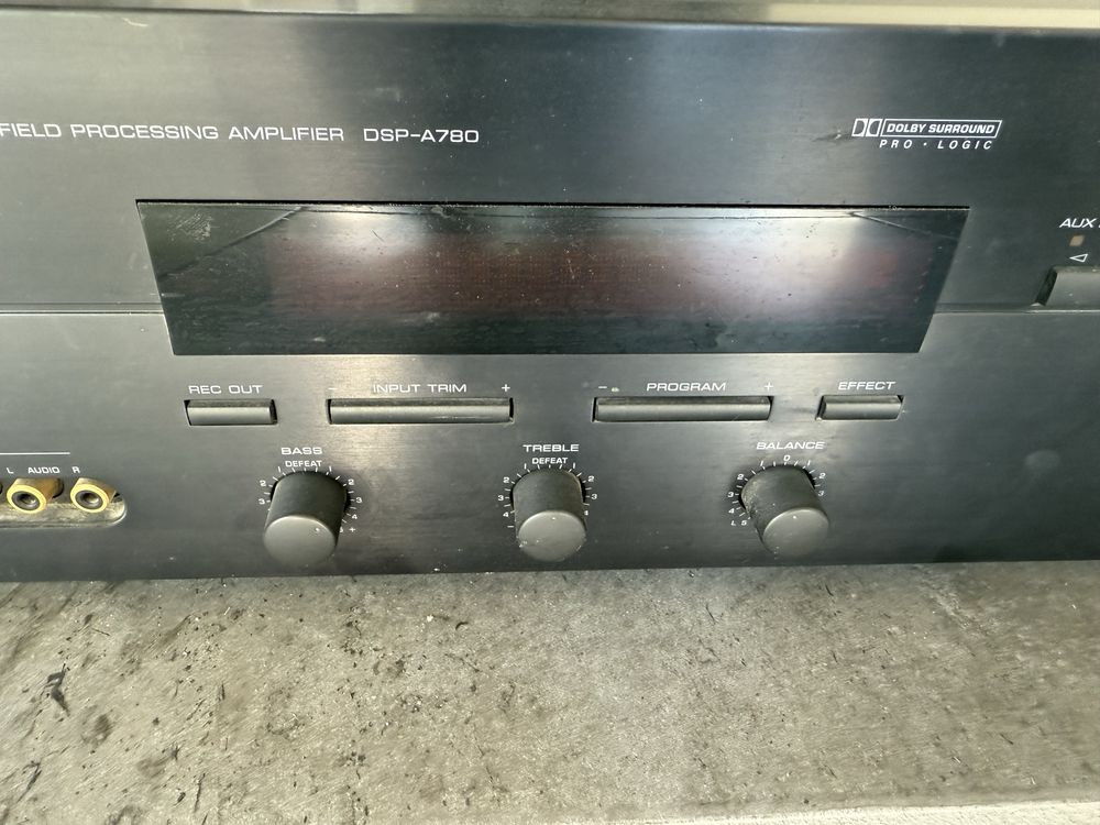 Amolificador Yamaha DSP-A780 Pequena avaria