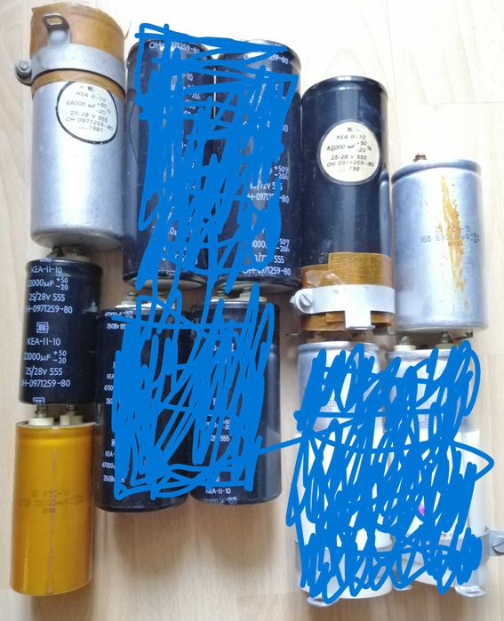 Високоякісні конденсатори, б/в. Ємність 15-82 тис. мкФ.