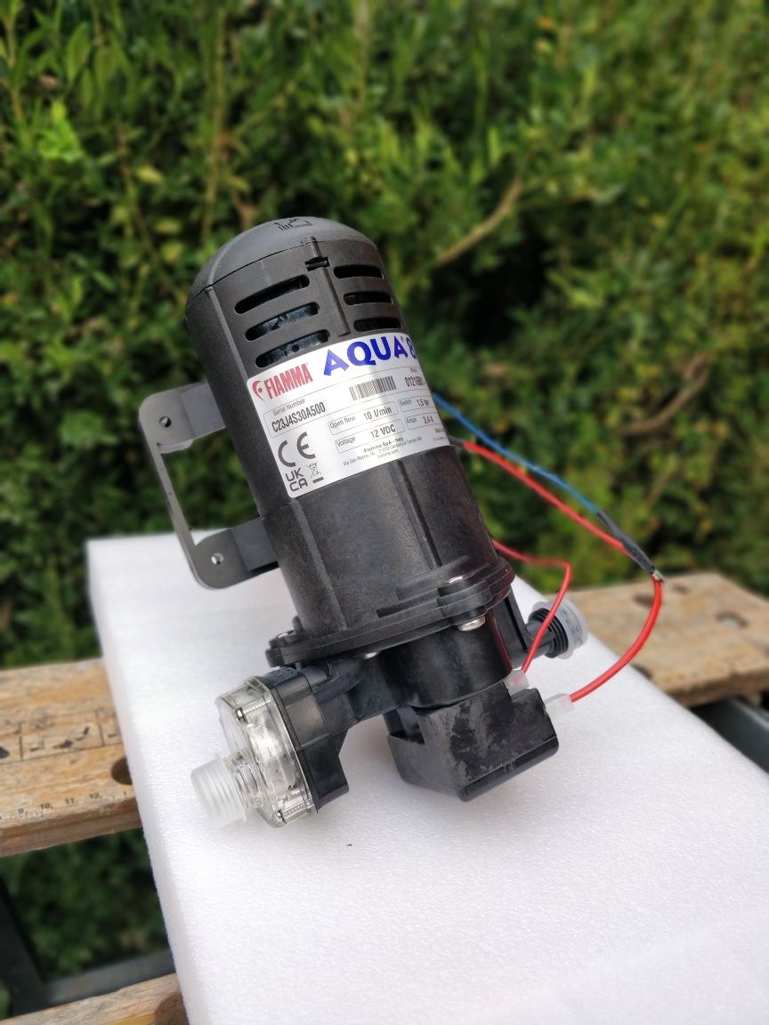 Bomba de pressão 12 V Fiamma Aqua 8 - 10 Litros