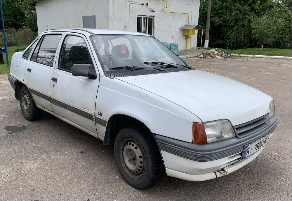 Opel kadett 1.4 газ/бенз