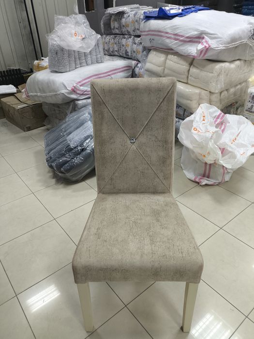 Стул деревянный новый