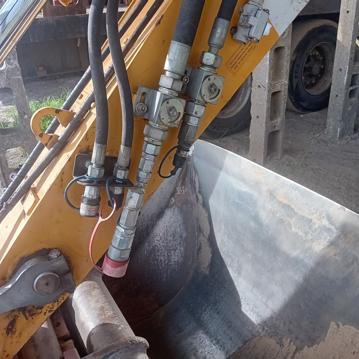 Koparka kołowa Liebherr 312 z rototiltem kpl narzędzi