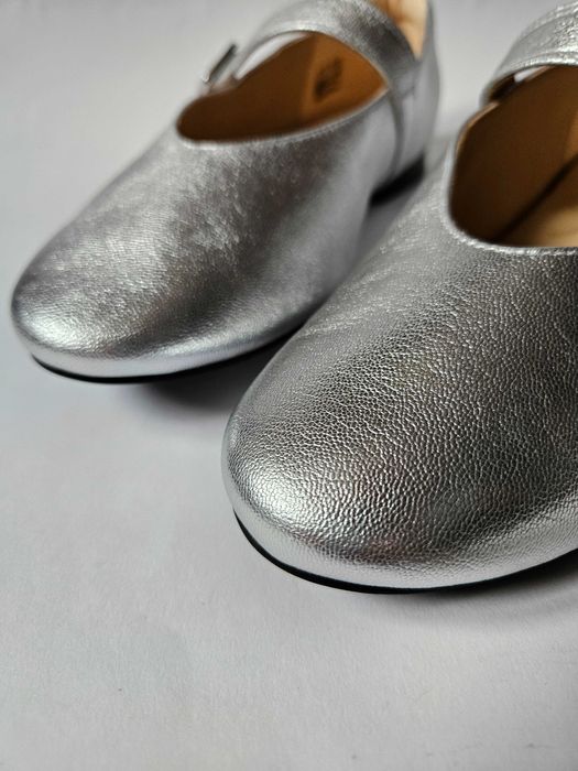 Жіночі туфлі mary jane, нові сріблясті туфлі clarks 41 розмір, балетки