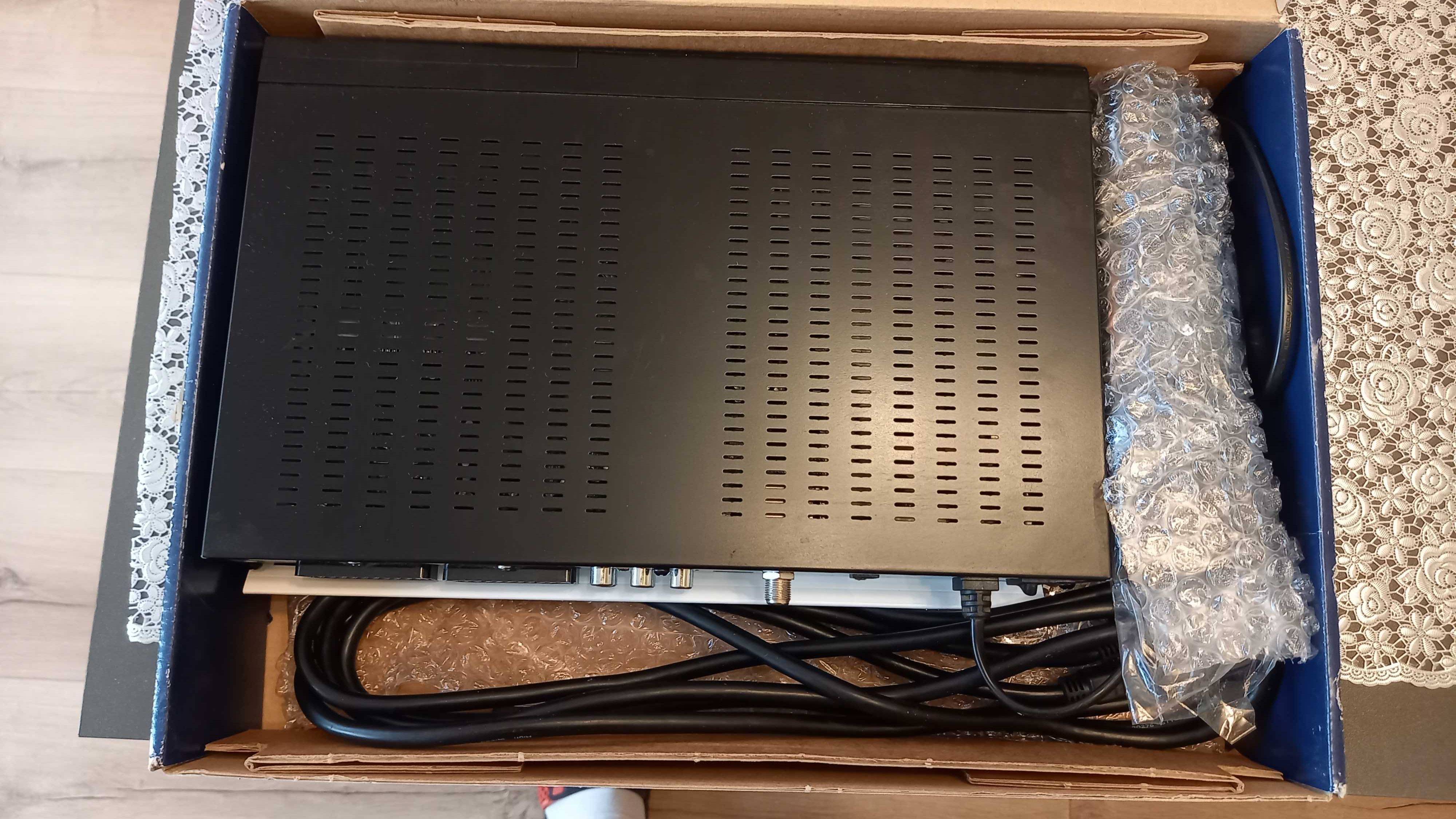 Dekoder satelitarny HDMI, usb. pilot, FTA, gniazdo CL+